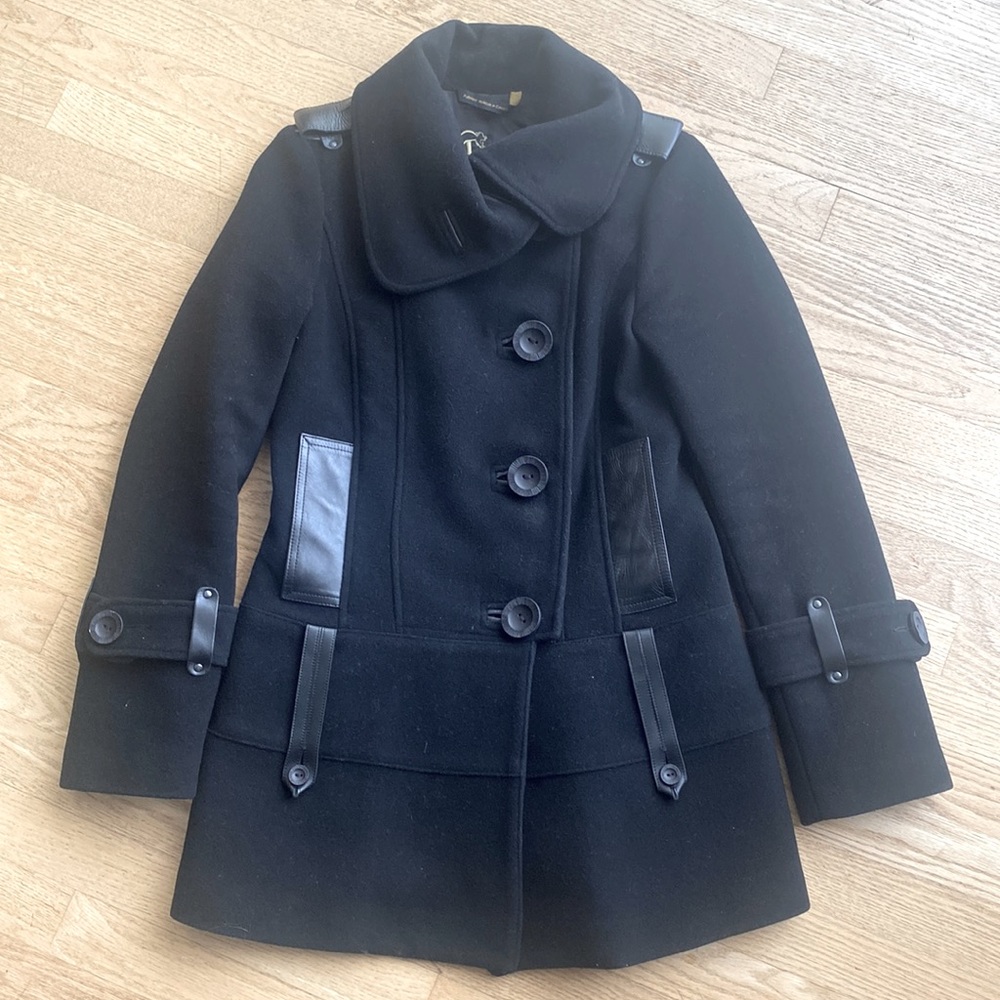 Mackage woman’s pea coat sz. Small worn twice as good as new! Made in Canada!